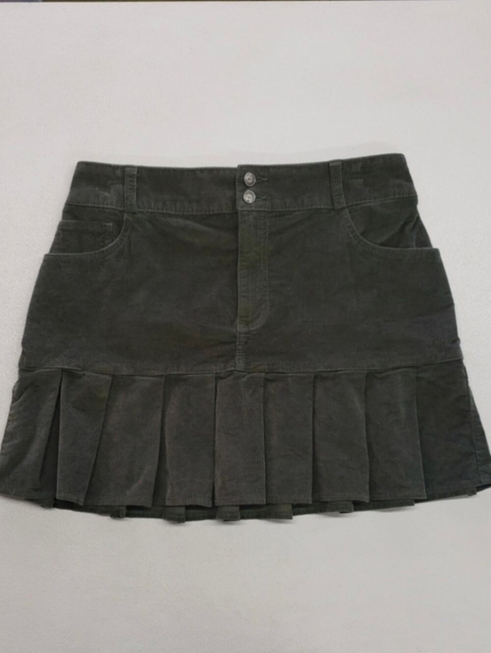 Hollister Pleated Corduroy Mini Skirt in Dark Olive Womens Size Medium